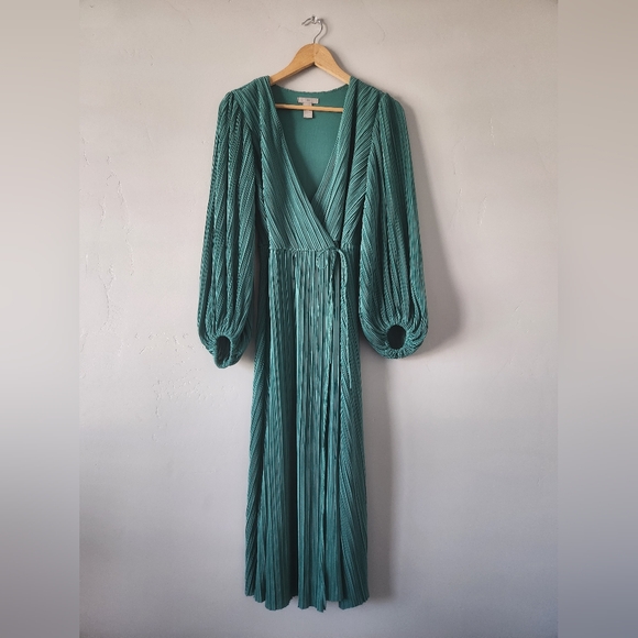 H&M Pleated Wrap Dress - Picture 1 of 7